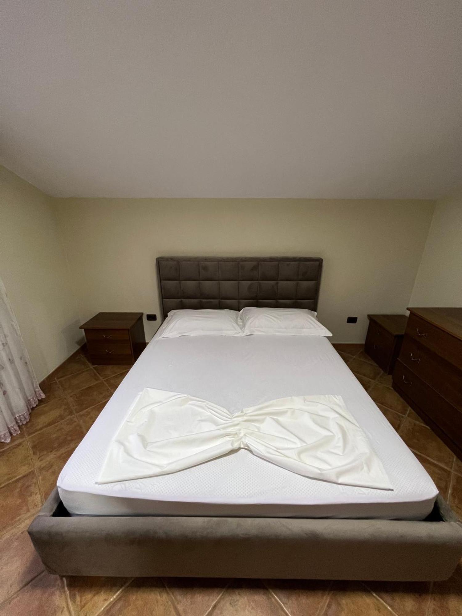 Villa Sokoli, Enjoy Sunset At This Spacious Apartment Tirana Exterior photo